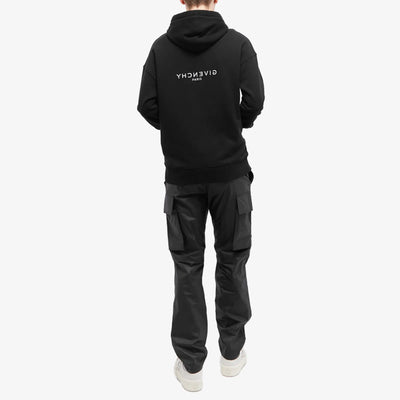 Givenchy – Kapuzenpullover mit umgekehrtem Logo in Schwarz