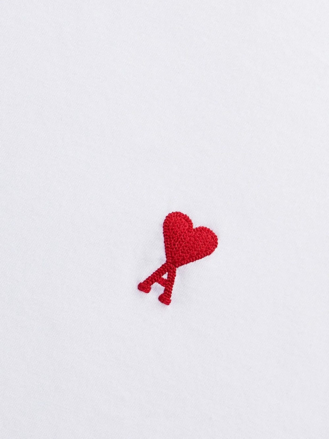 Ami Paris – T-Shirt „Ami De Coeur“ in Weiß mit rotem, gesticktem Logo