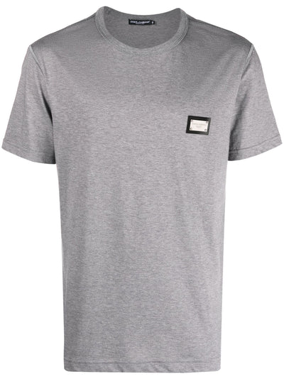 Dolce &amp; Gabbana – Graues T-Shirt mit silberner Plakette