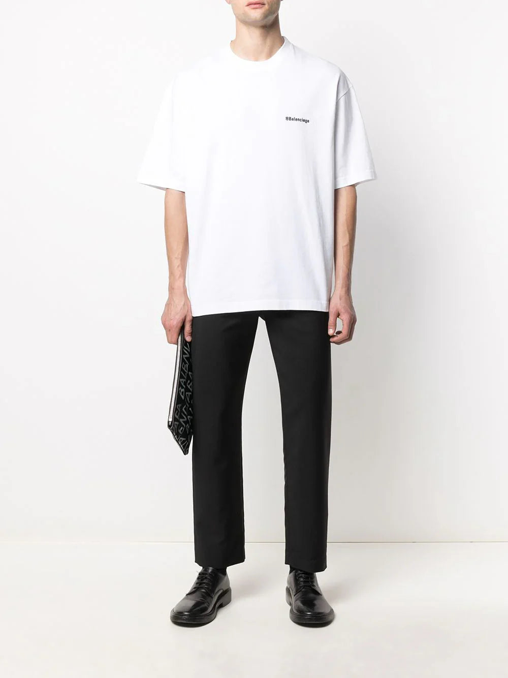 Balenciaga – Oversize-T-Shirt mit BB-Logo-Stickerei in Weiß
