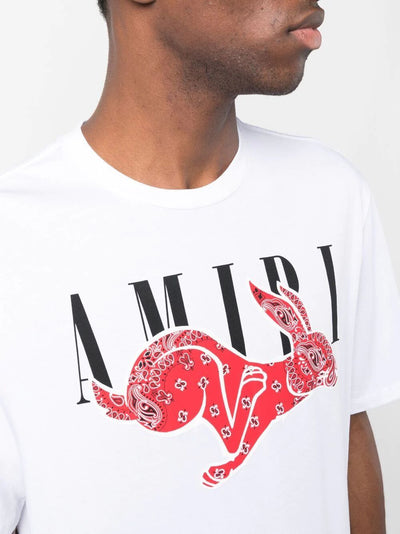 Amiri CNY – Weißes T-Shirt mit Bandana-Hasenprint