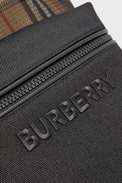 Burberry – Karierter Rucksack aus Netzstoff in Beige