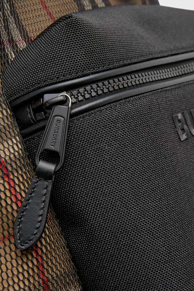 Burberry – Karierter Rucksack aus Netzstoff in Beige