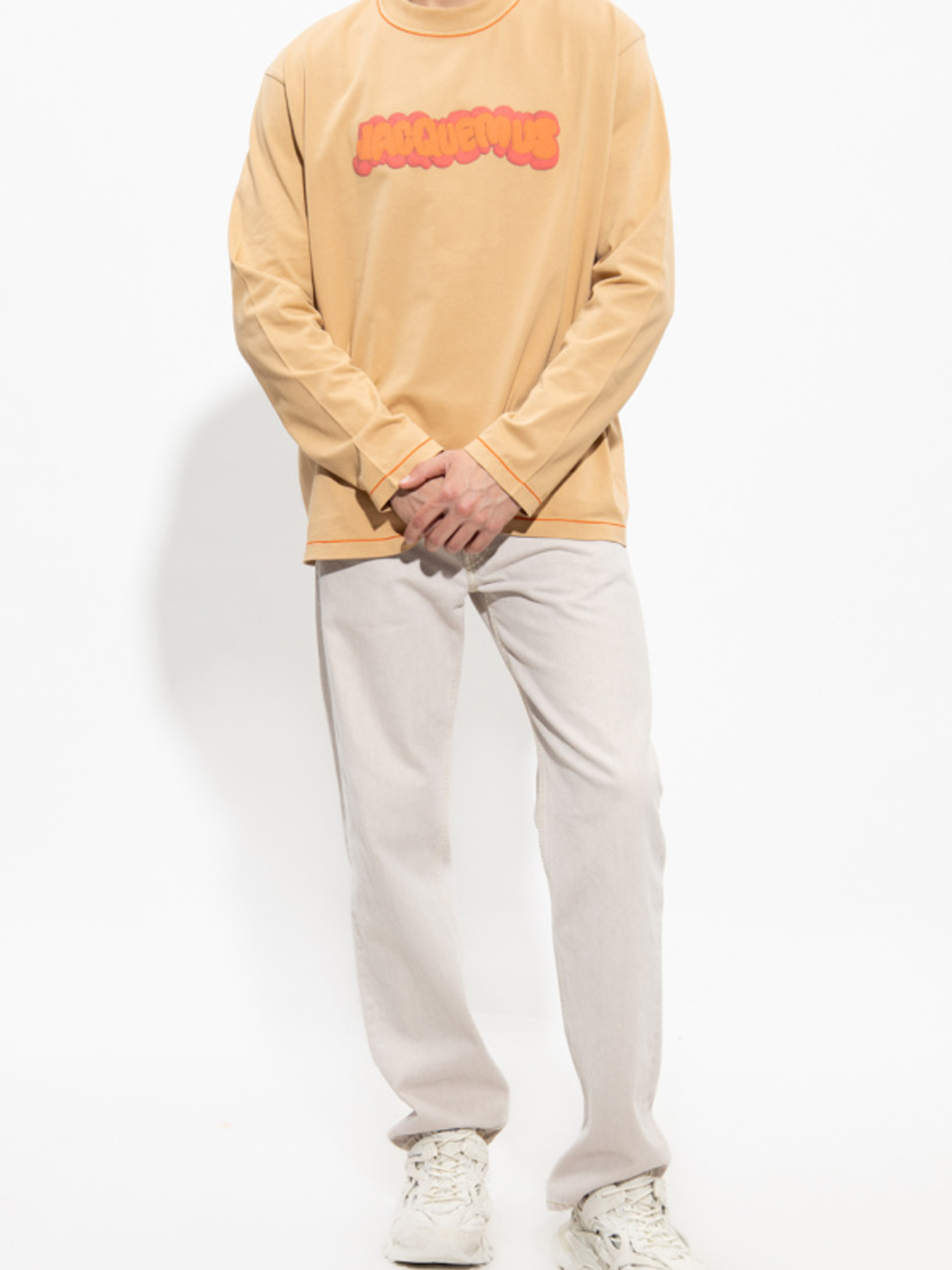 Jacquemus – Langärmliges T-Shirt „Paste A Modeler“ mit Logoprint in Beige