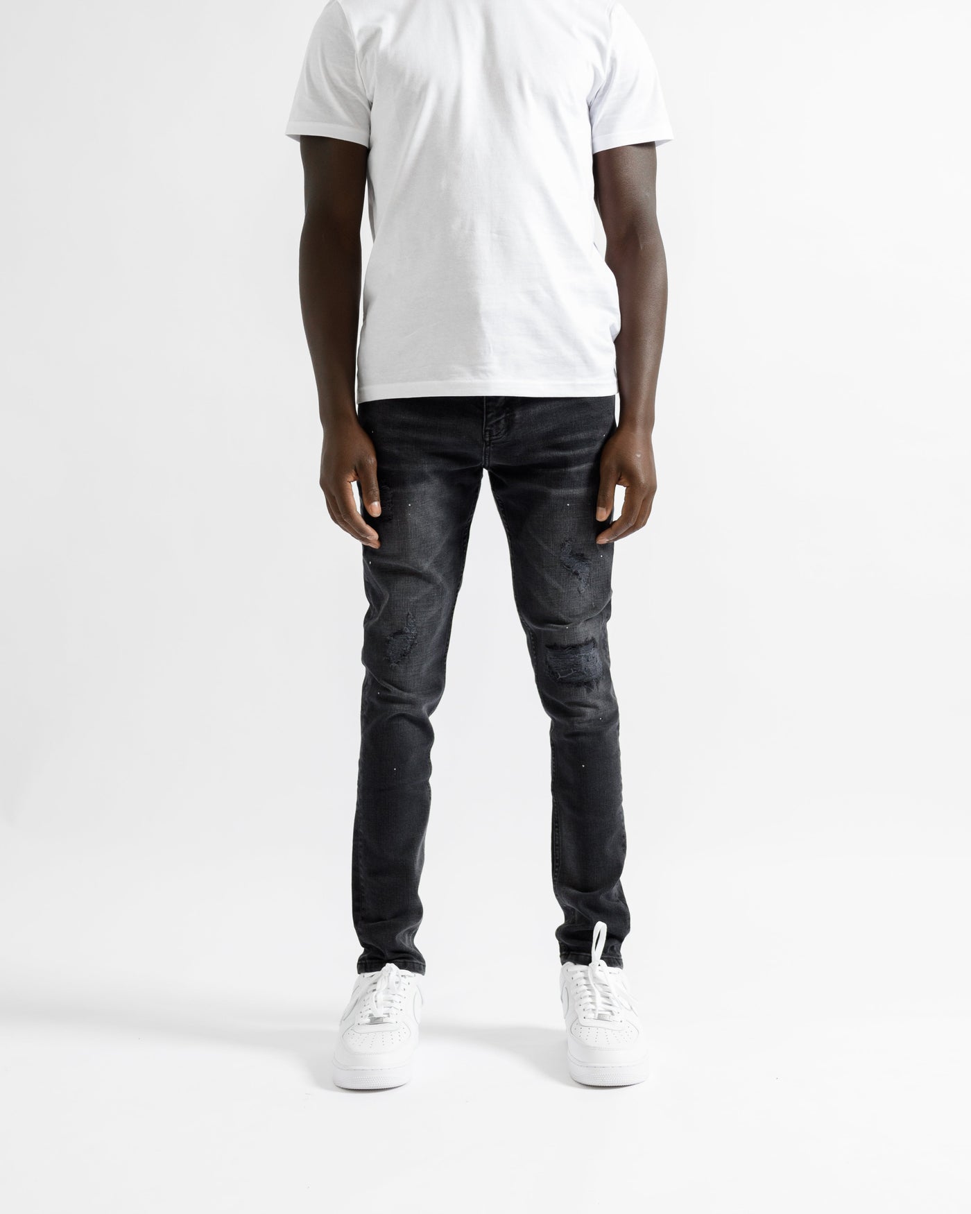 Magiri „Marseille“ zerrissene Jeans in Schwarz