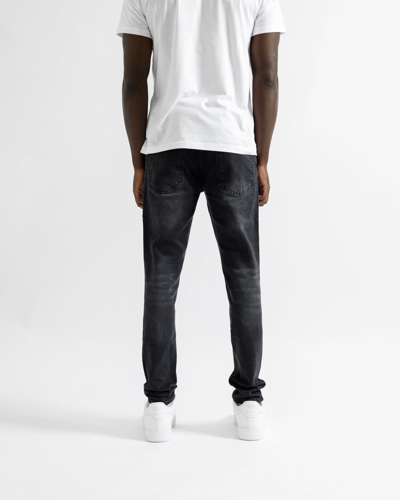Magiri „Marseille“ zerrissene Jeans in Schwarz