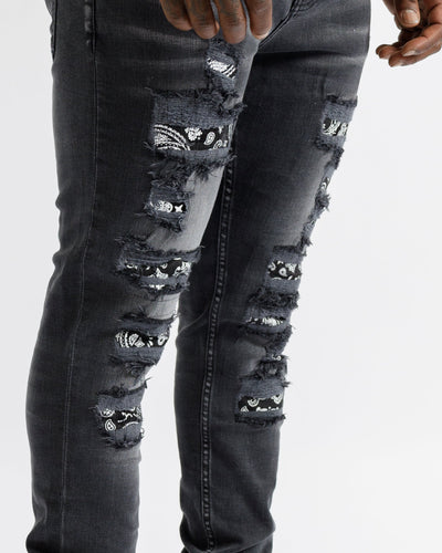 Magiri Bordeaux – Schwarze Jeans im Used-Look mit Bandana-Print