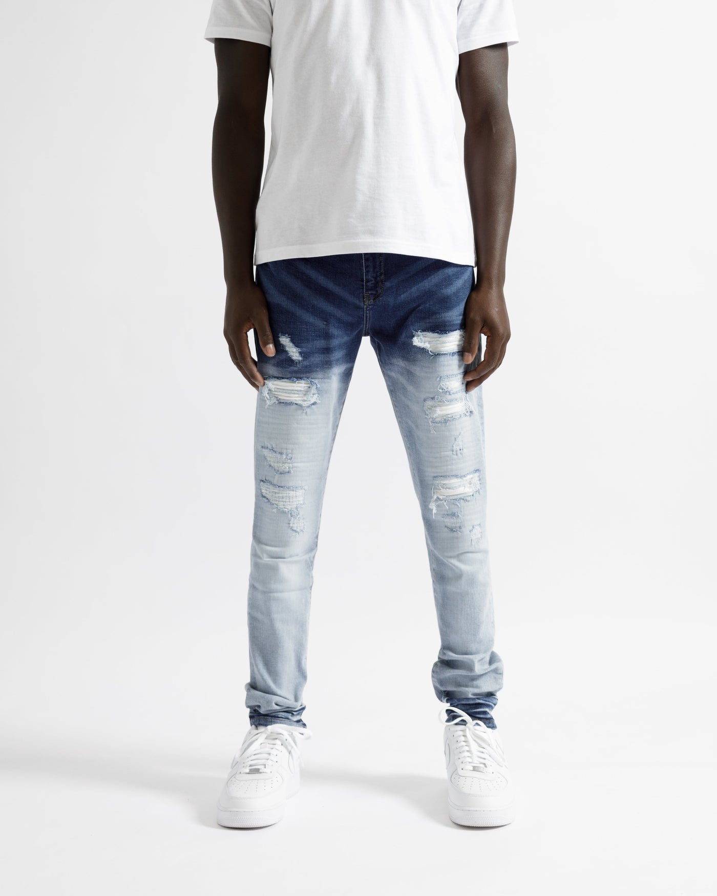 Magiri – Cannes – Zerrissene Jeans mit Farbverlauf und verblasstem Farbverlauf in Blau