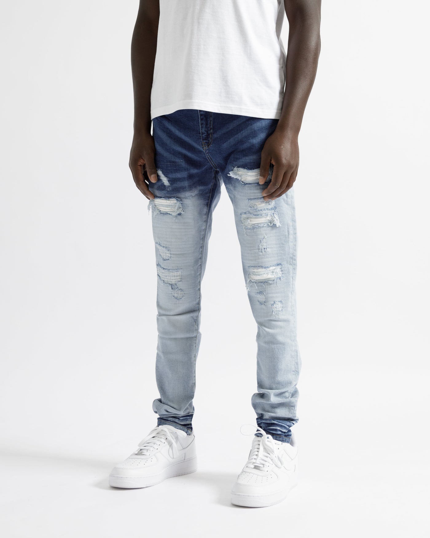 Magiri – Cannes – Zerrissene Jeans mit Farbverlauf und verblasstem Farbverlauf in Blau