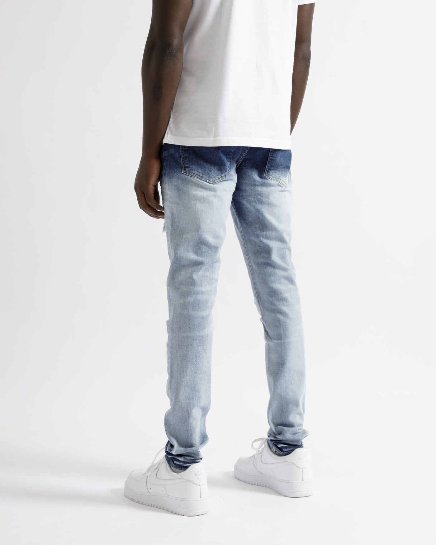 Magiri – Cannes – Zerrissene Jeans mit Farbverlauf und verblasstem Farbverlauf in Blau