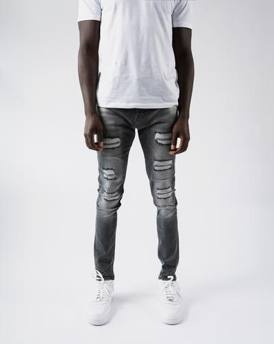 Magiri Douai – Graue Jeans mit zerrissenen Patches