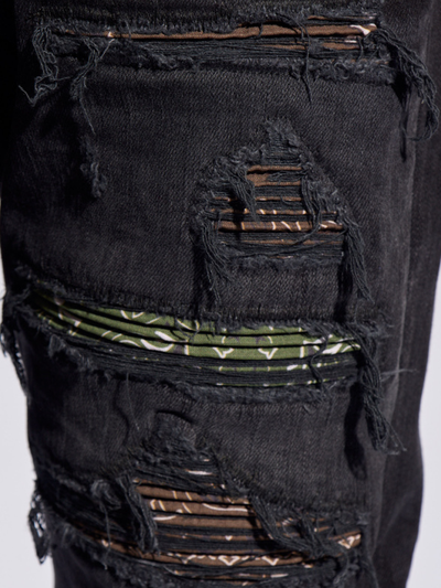 Amiri – Thrasher-Jeans mit Bandana-Camouflage-Muster in verblasstem Schwarz