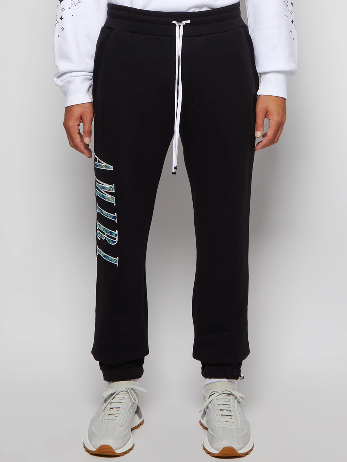 Amiri – Jogginghose mit Paisley-Logo-Applikation in Schwarz