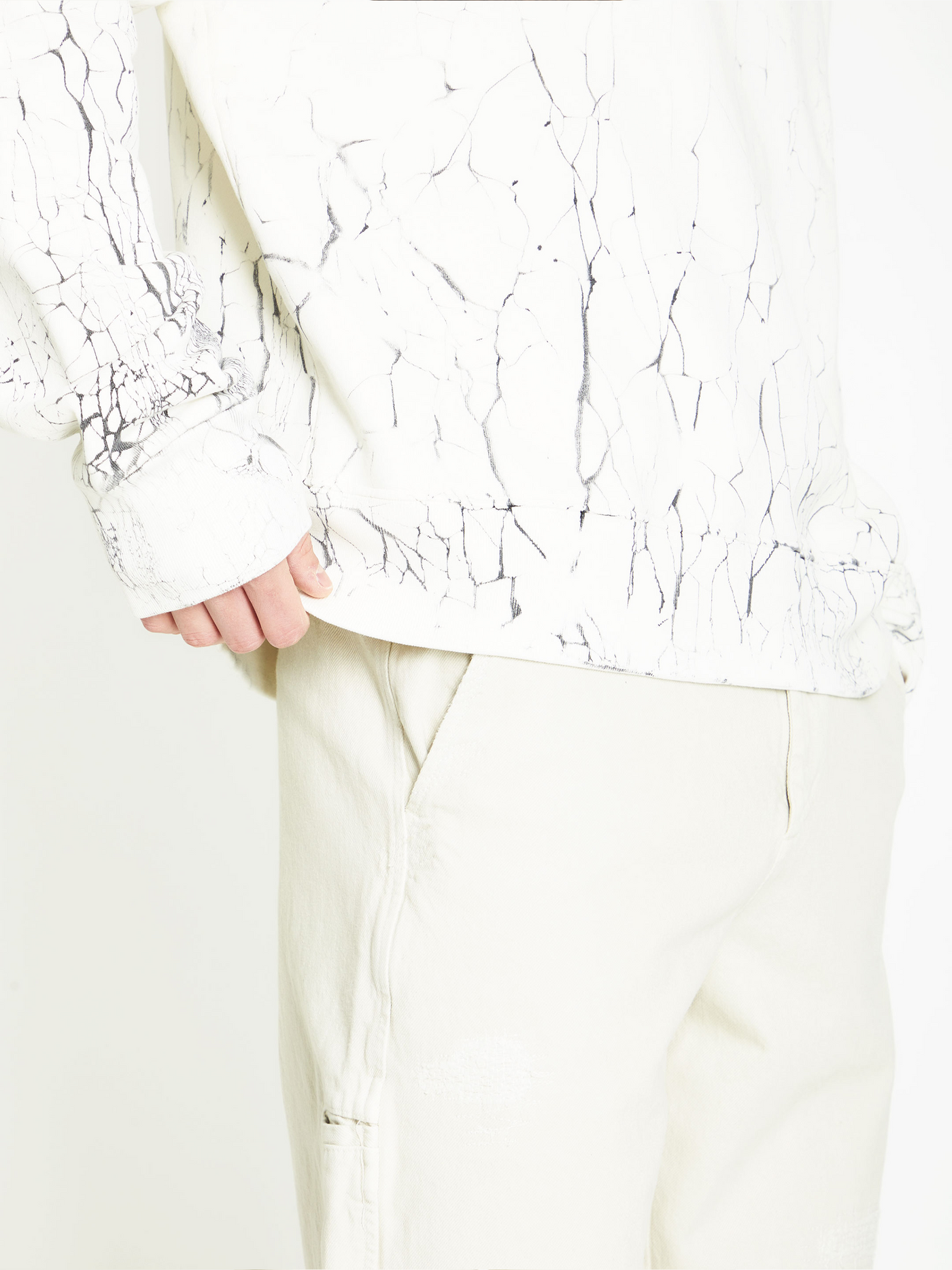 Amiri – Weißes Sweatshirt mit Cracked Dye-Core-Logo